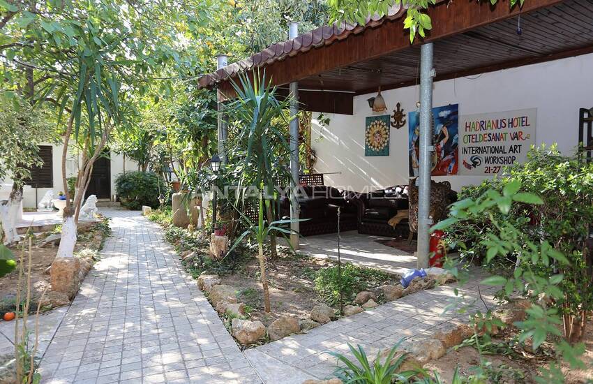Historical Boutique Hotel Near Sea in Old Town Antalya 4