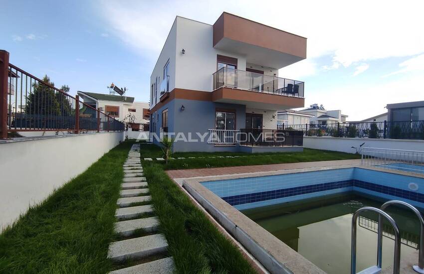 Real Estate in Manavgat Antalya in a Complex with Pool 1