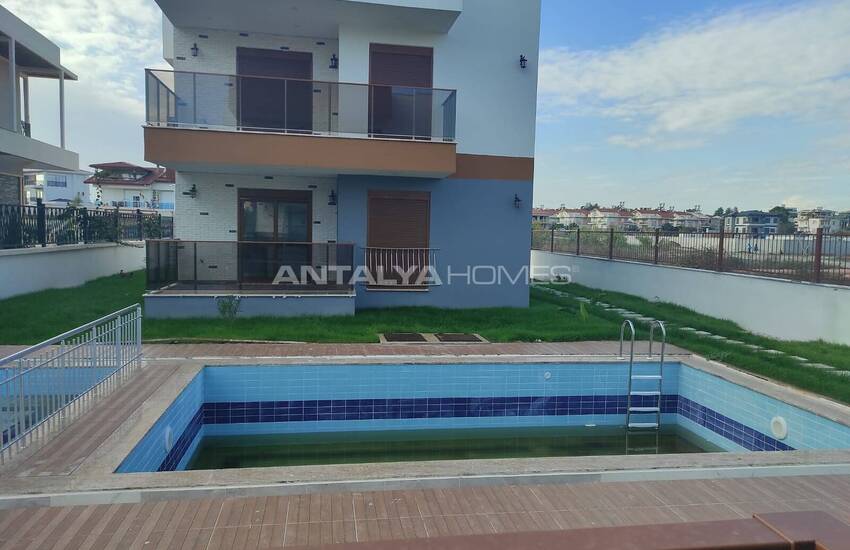 Fastigheter I Manavgat Antalya I Ett Komplex Med Pool