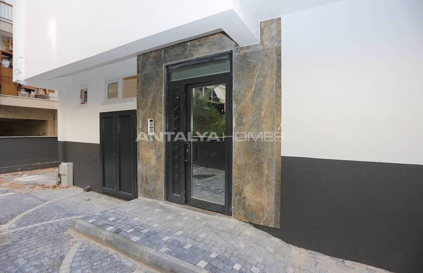 Spacious Apartments in Central Location in Muratpasa 5