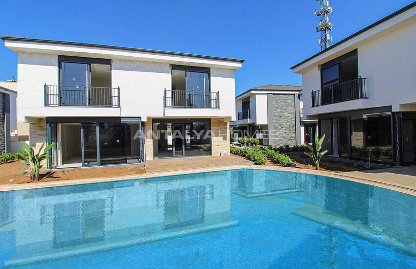 Modern Villas with Private Gardens in Muratpasa Antalya 2