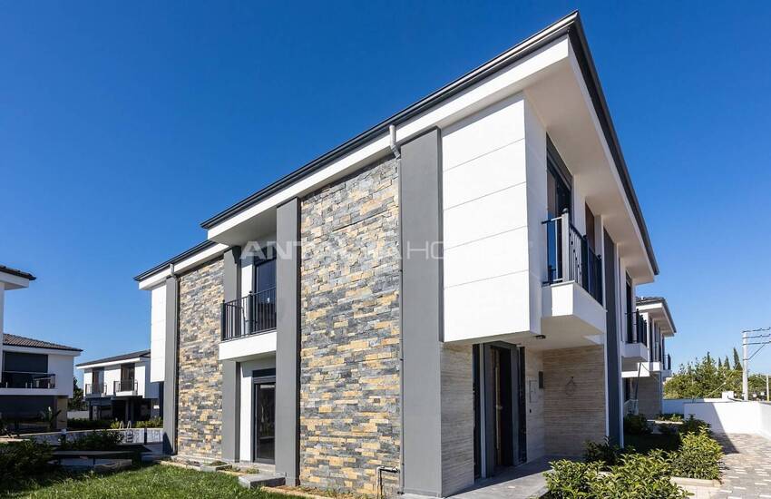 Modern Villas with Private Gardens in Muratpasa Antalya 5