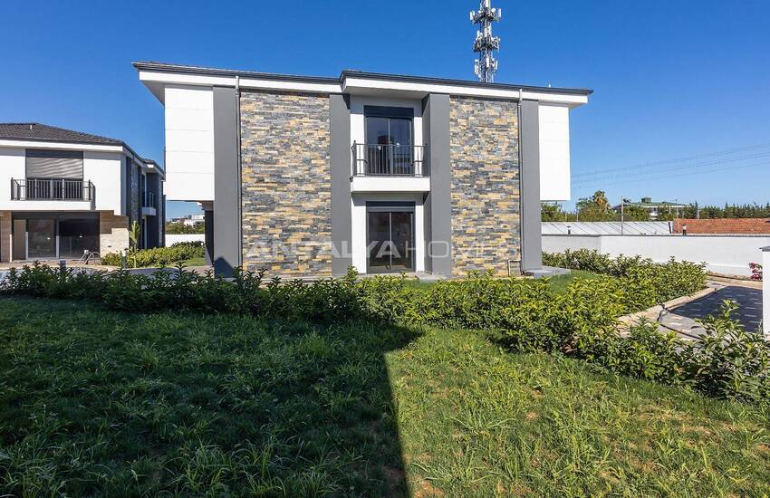 Modern Villas with Private Gardens in Muratpasa Antalya 6