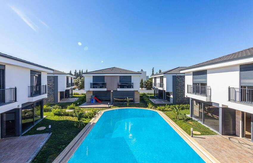 Modern Villas with Private Gardens in Muratpasa Antalya