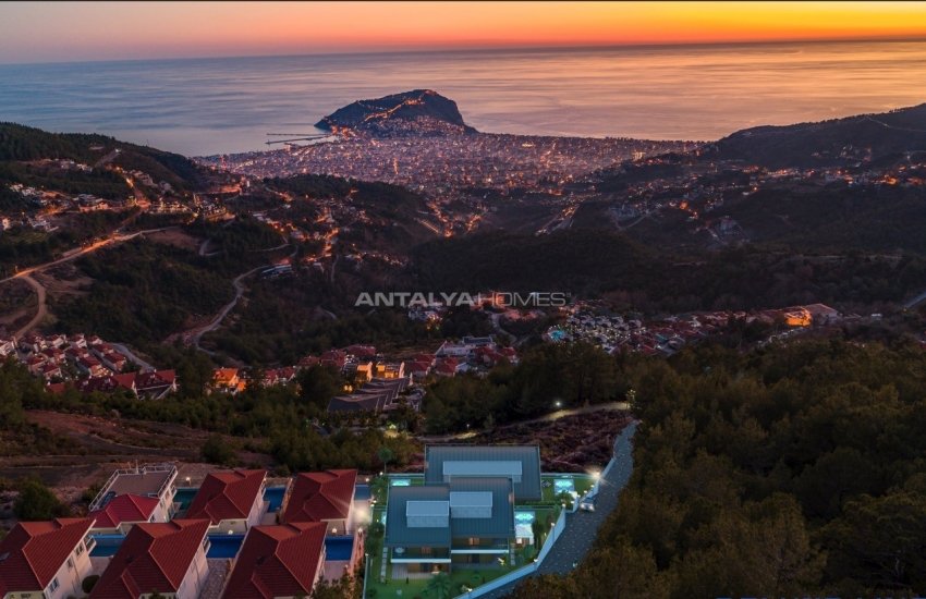 Spacious Villas with Amazing Sea and City View in Alanya 7
