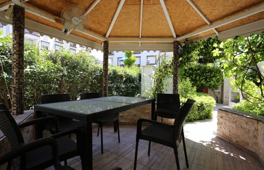 Contemporary Apartment with Mountain View in Antalya 10