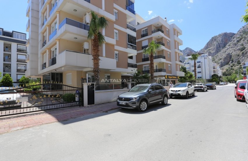 Contemporary Apartment with Mountain View in Antalya 3
