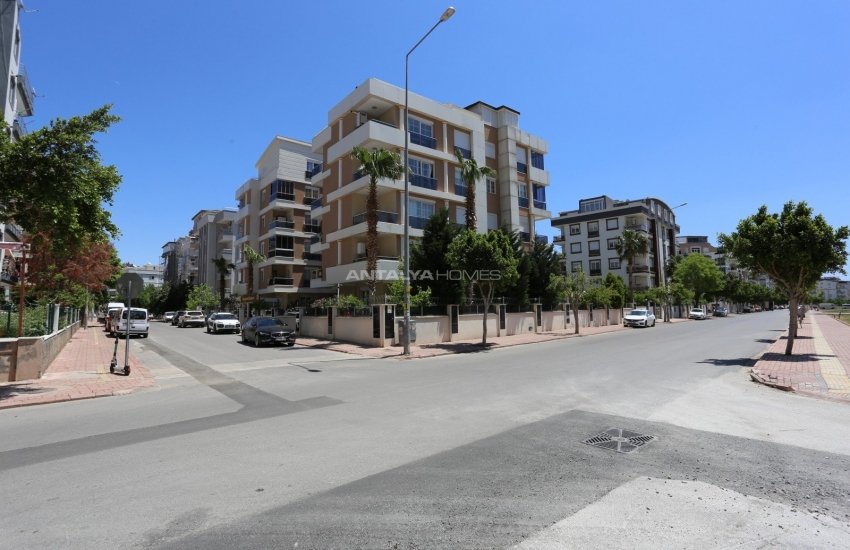 Contemporary Apartment with Mountain View in Antalya 1