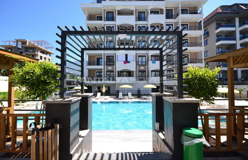 Alanya'da Kapsamlı Sitede Deniz Manzaralı Daireler 1