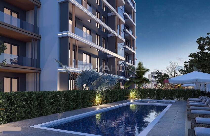 Flats for Sale in a Complex with a Pool in Antalya Altintas