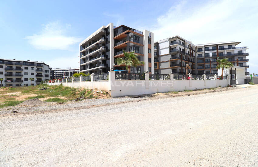 Apartments for Sale in a Secure Complex in Antalya Altintas 1