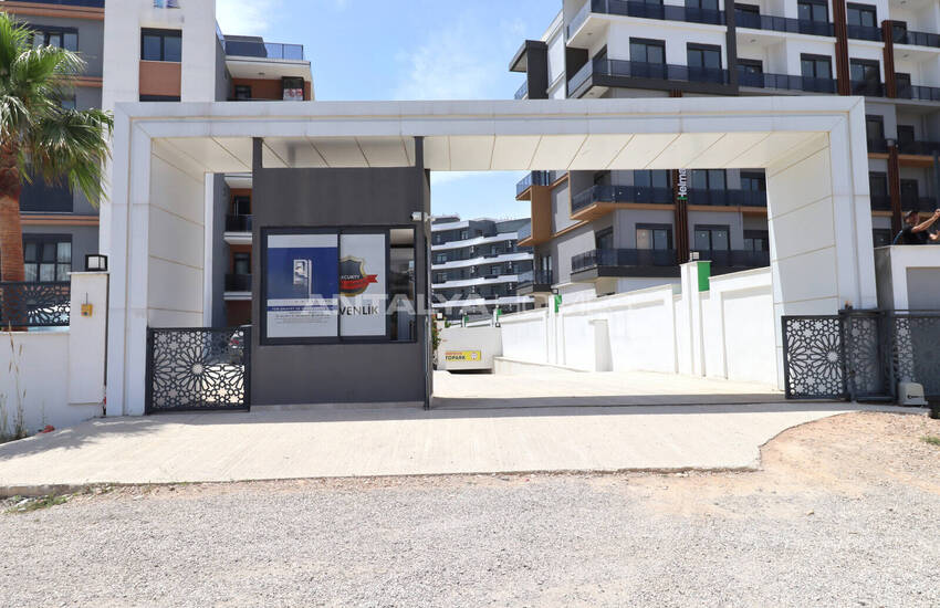 Apartments for Sale in a Secure Complex in Antalya Altintas 2