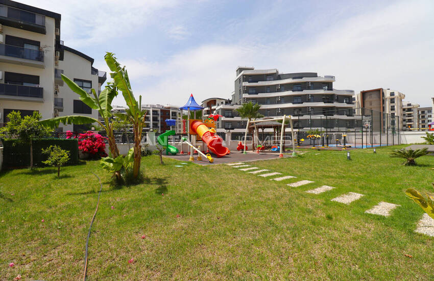 Apartments for Sale in a Secure Complex in Antalya Altintas 7
