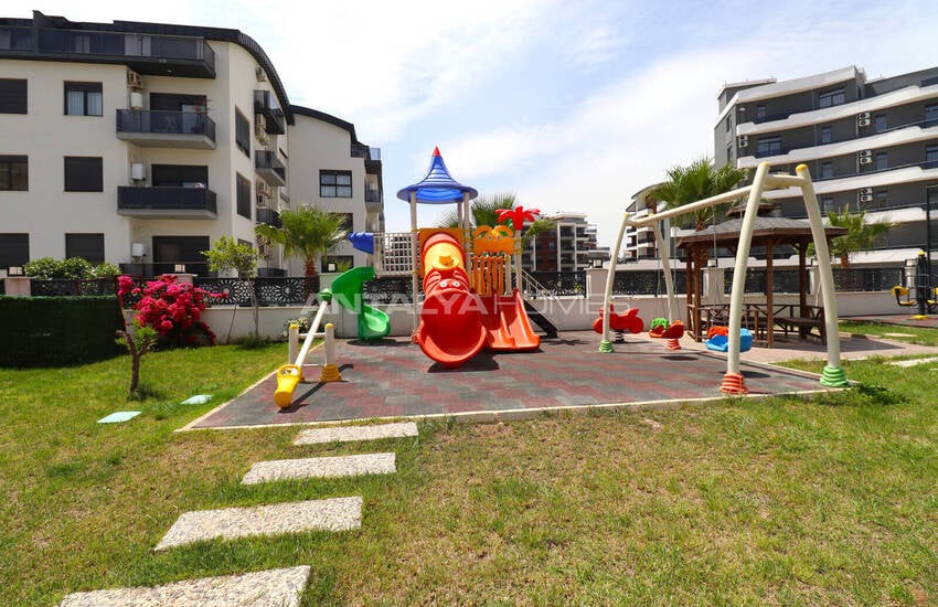 Apartments for Sale in a Secure Complex in Antalya Altintas 8