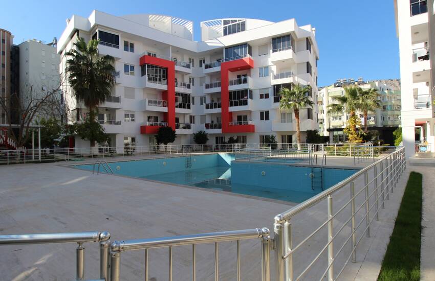 Möblerad Mitten Lägenhet I Komplex Med Pool I Konyaalti 1