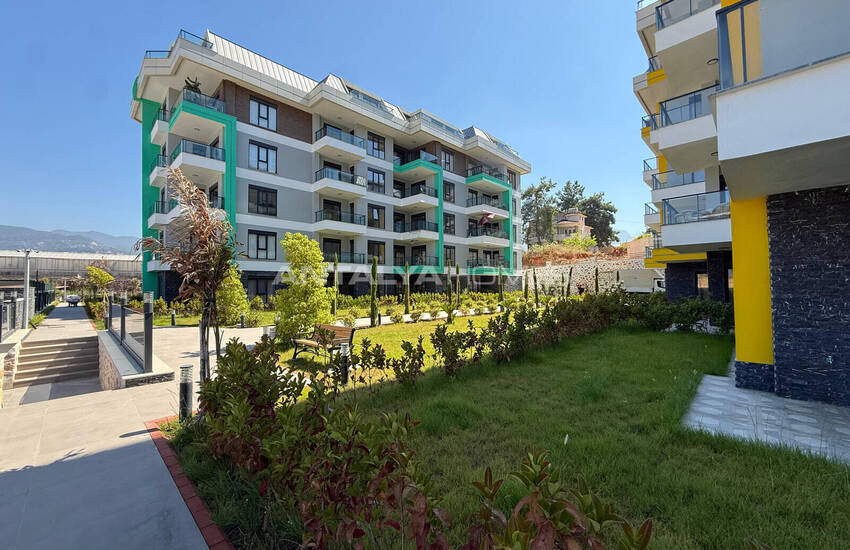 Sea View Flats in a Complex with Swimming Pool in Alanya Oba 7