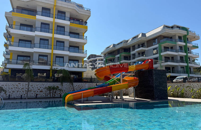 Sea View Flats in a Complex with Swimming Pool in Alanya Oba 1