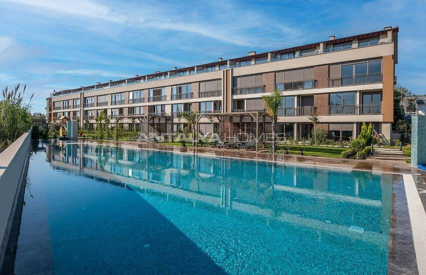 Chic Apartments in Complex with Amenities in Antalya Lara