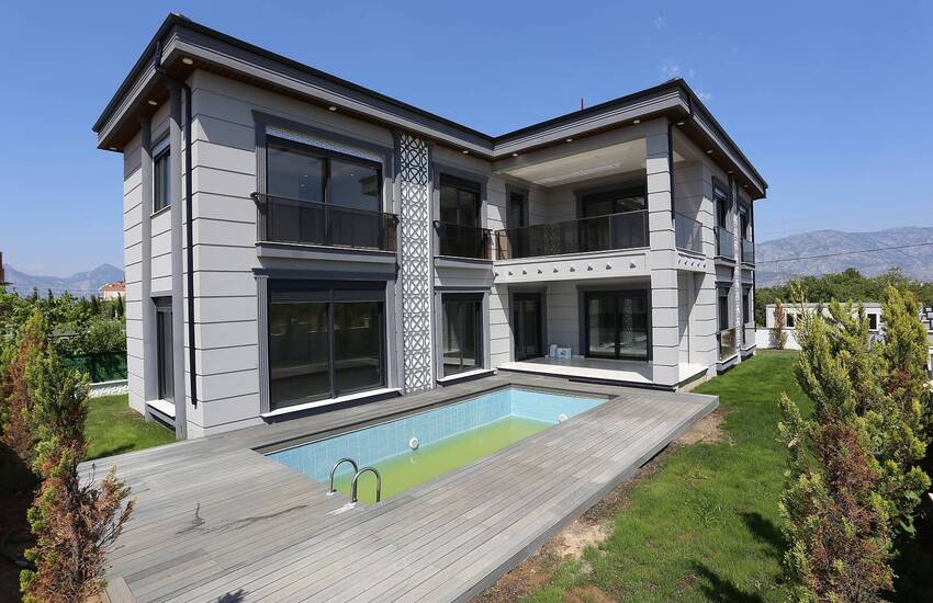 Spacious Villa with 4 En-suite Bathrooms in Dosemealti