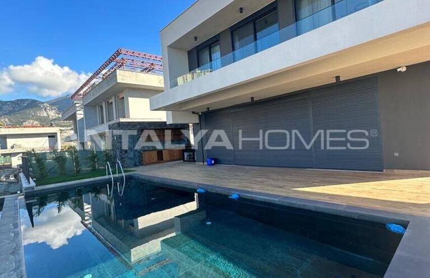 Luxuriöse Häuser Mit Privatem Pool Und Garten In Alanya