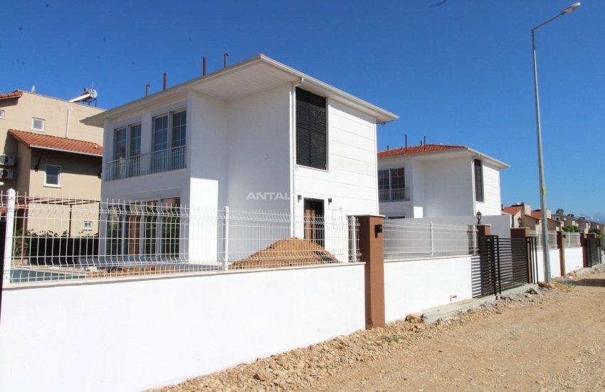 Detached Villa with Large Garden and Private Pool in Kadriye 6
