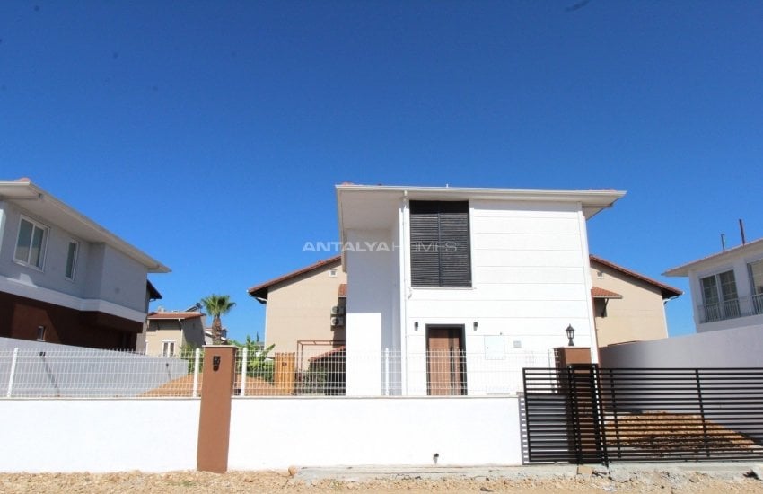 Detached Villa with Large Garden and Private Pool in Kadriye 7