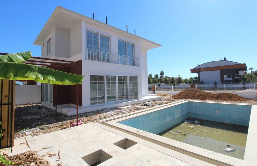 Detached Villa with Large Garden and Private Pool in Kadriye 1