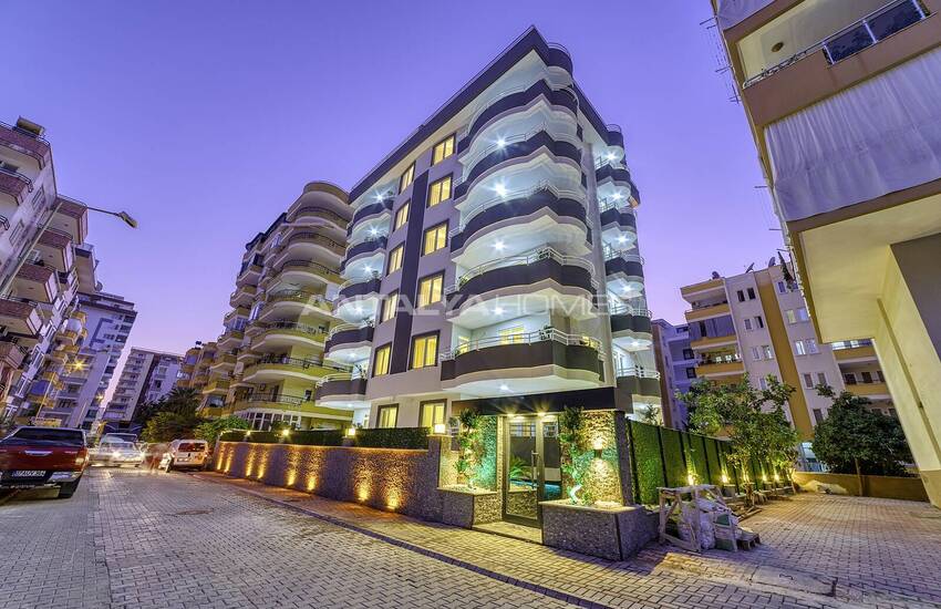 Real Estate in Project with Swimming Pool in Mahmutlar Alanya 3