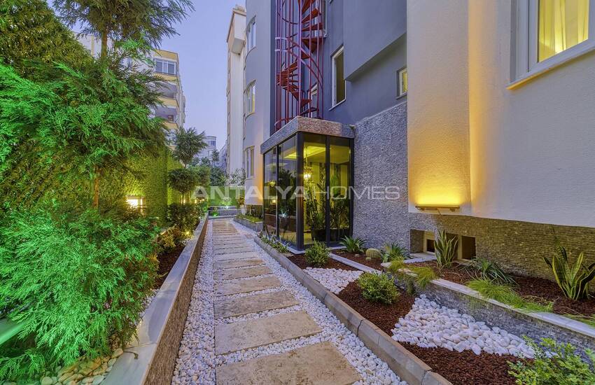 Real Estate in Project with Swimming Pool in Mahmutlar Alanya 4