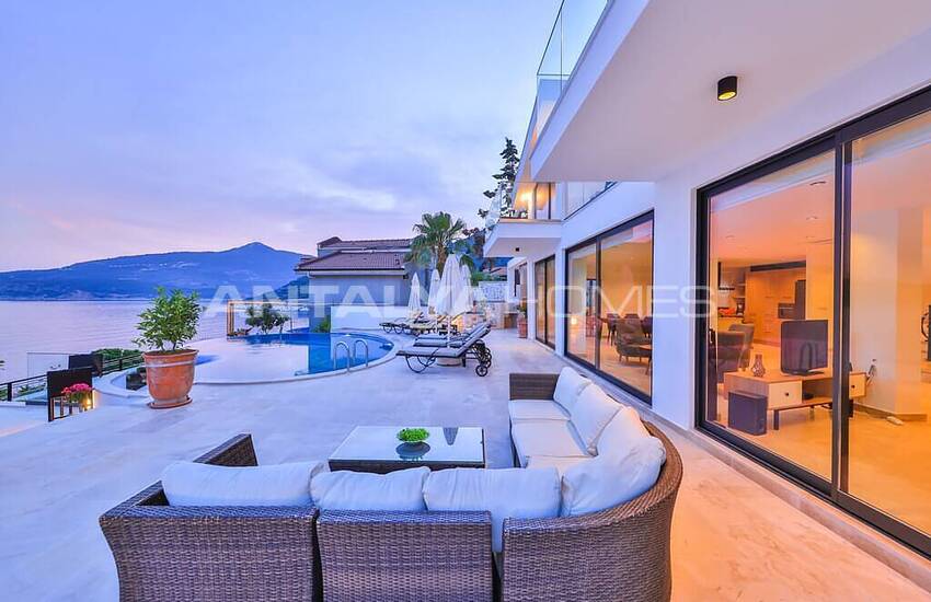 Luxe Villa with Private Infinity Pool in Kalamar Kalkan 11
