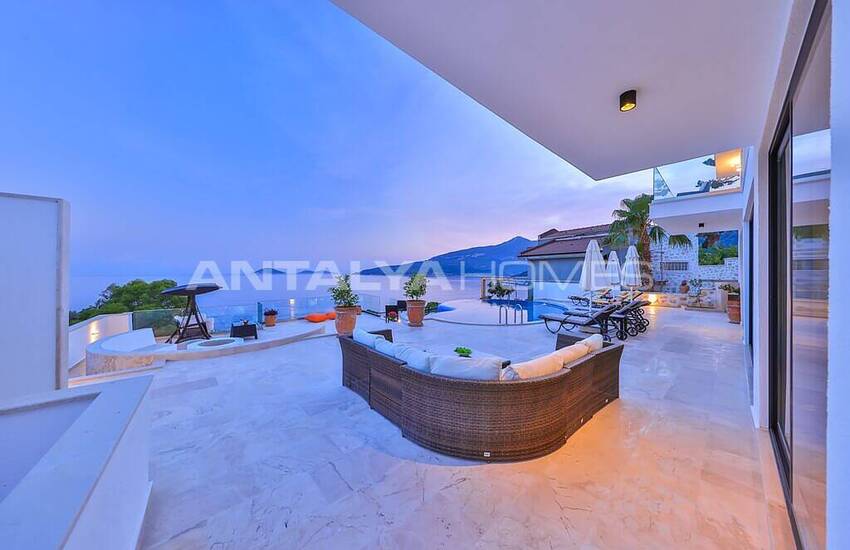 Luxe Villa with Private Infinity Pool in Kalamar Kalkan 25