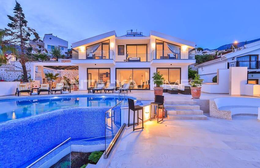 Luxe Villa with Private Infinity Pool in Kalamar Kalkan 44