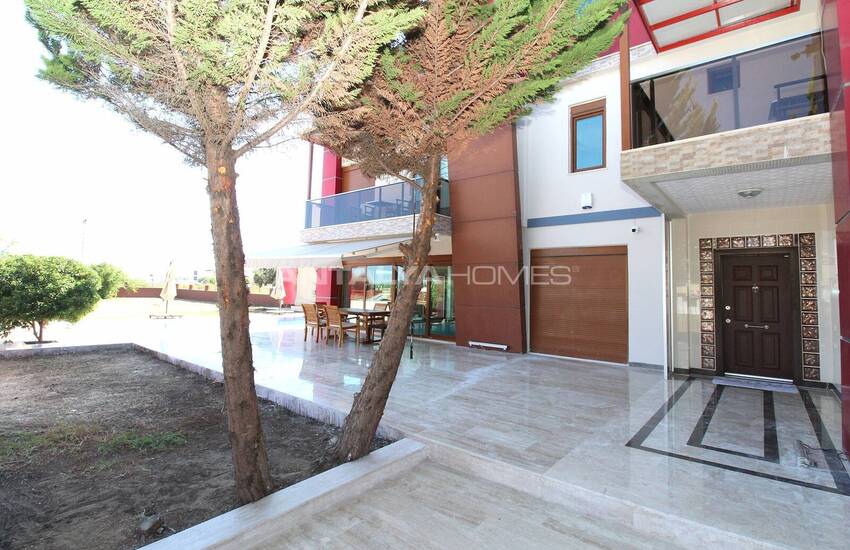 Furnished Villa with Private Pools and Garden in Belek 13
