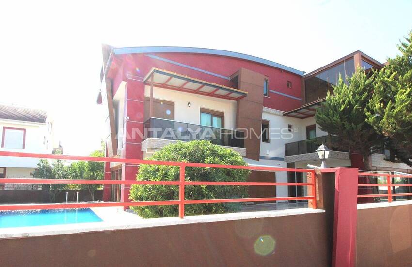 Furnished Villa with Private Pools and Garden in Belek 9