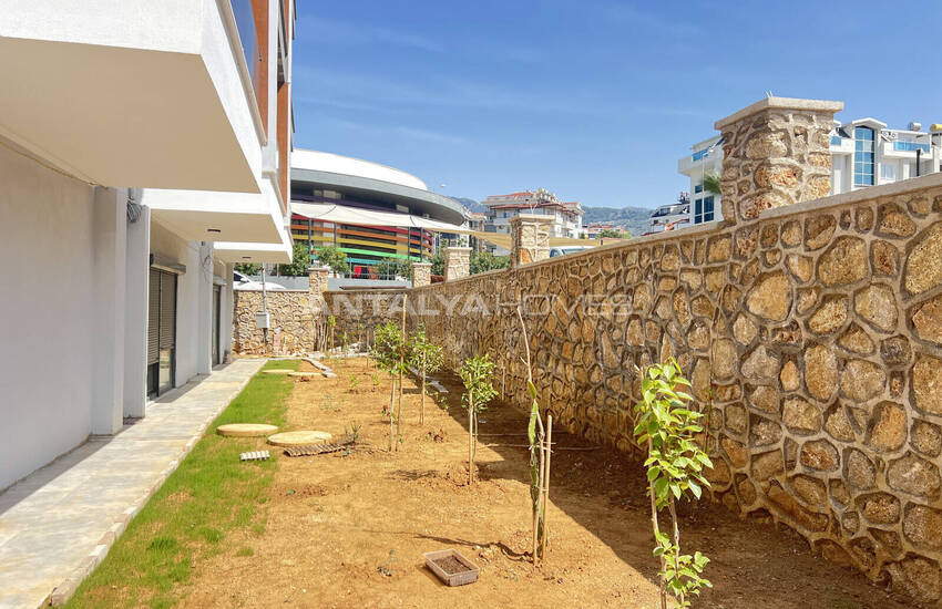Real Estate in a Complex with Swimming Pool in Alanya Oba 5