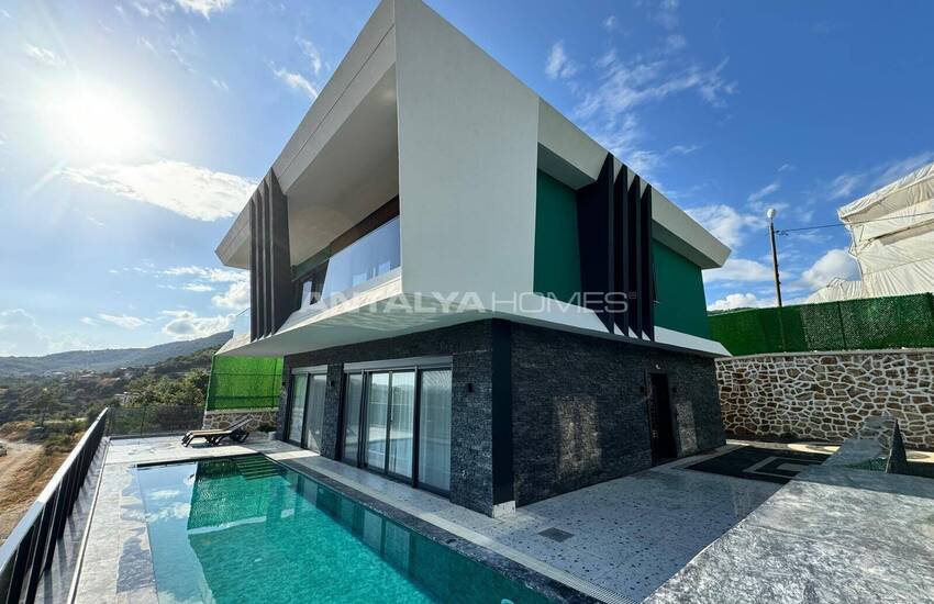 Luxe Villas with Private Gardens and Pools in Alanya