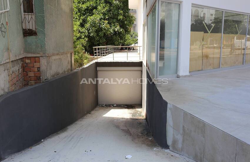 Spacious Apartments with Closed Parking Lot in Muratpaşa 5