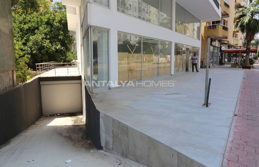 Spacious Apartments with Closed Parking Lot in Muratpaşa 7