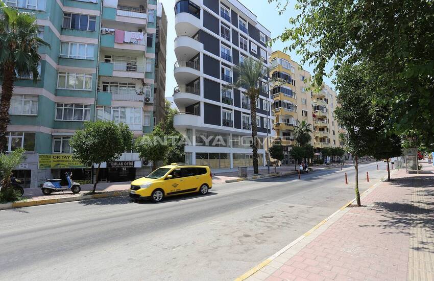 Spacious Apartments with Closed Parking Lot in Muratpaşa 1