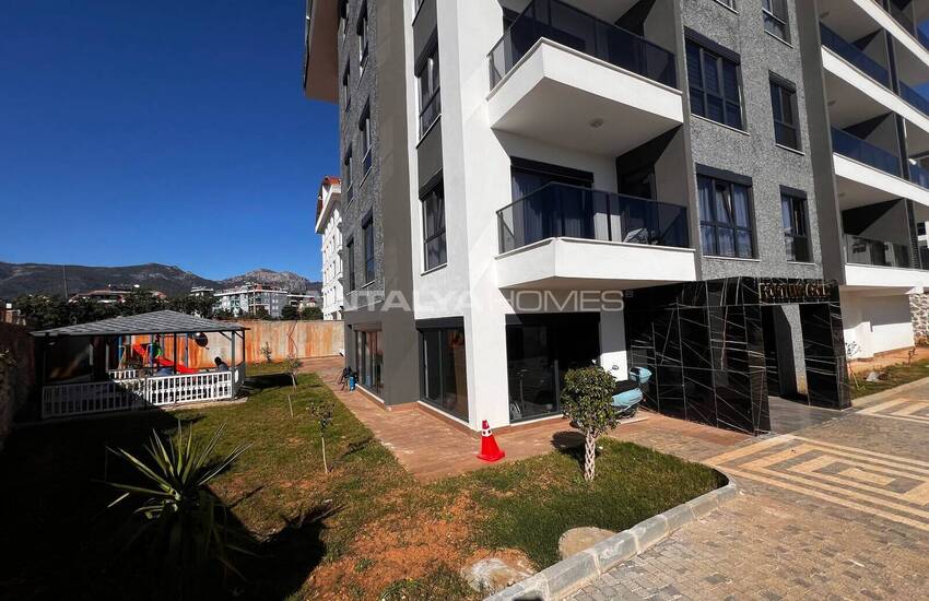 Alanya Oba'da Lüks Olanaklara Sahip Sitede Şık Daireler 1
