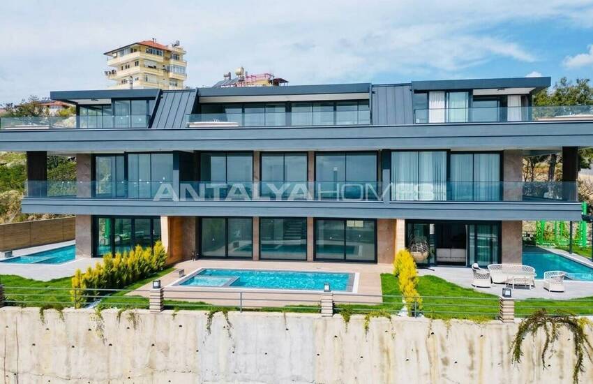 Stylish Villas with Private Outdoor Pool in Alanya Incekum