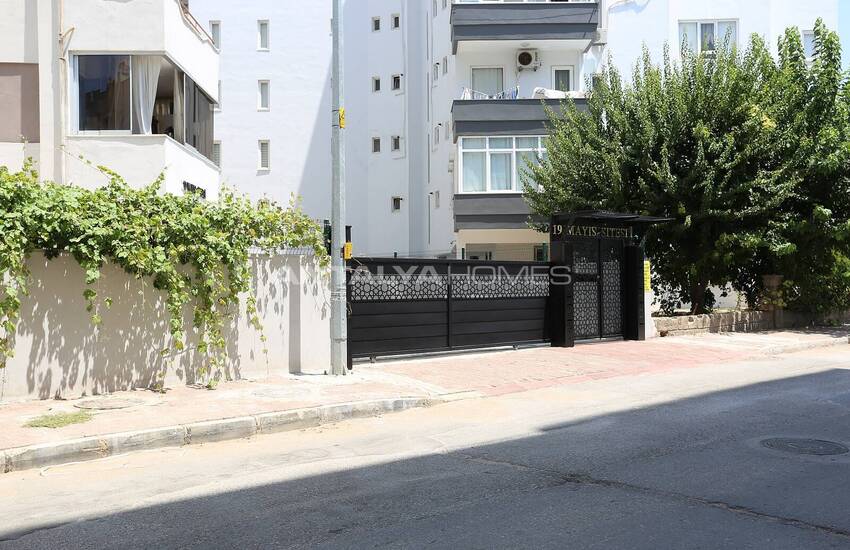 Spacious Apartment in a Complex with Swimming Pool in Muratpasa 15