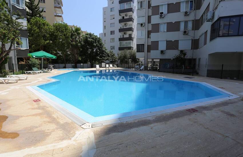Spacious Apartment in a Complex with Swimming Pool in Muratpasa 3