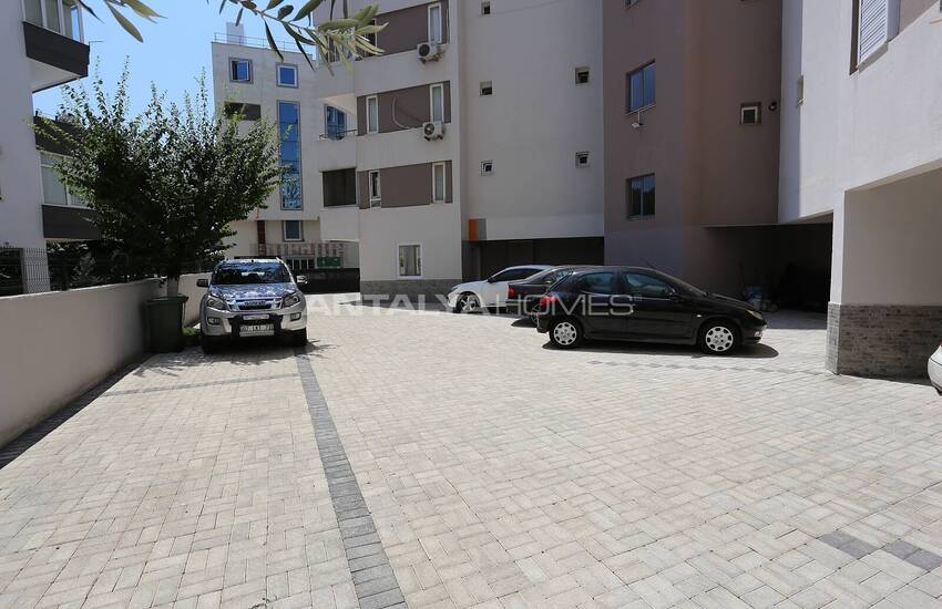 Spacious Apartment in a Complex with Swimming Pool in Muratpasa 10