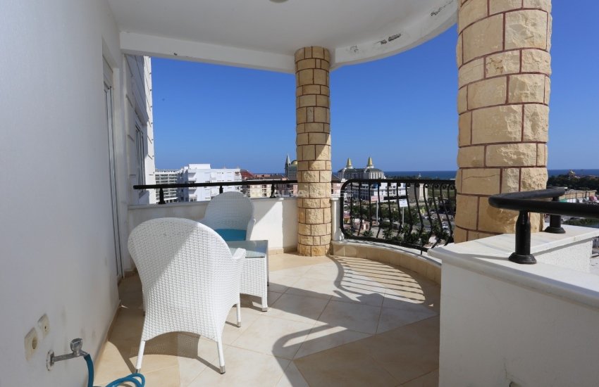 Antalya Kemerağzı’nda Anayol Üzerinde Eşyalı Satılık Daire 6