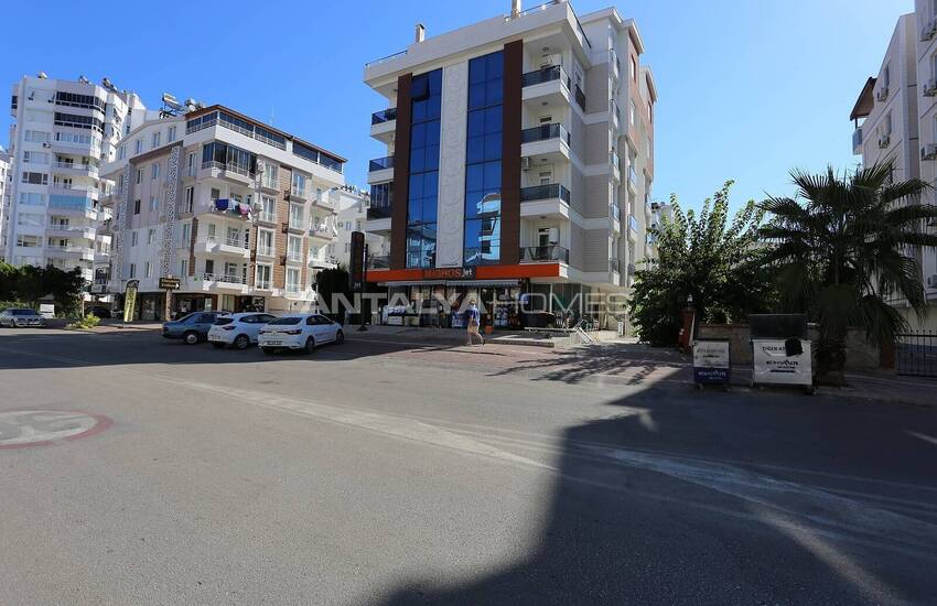 Antalya Konyaaltı'nda Denize Yakın Eşyalı Satılık Daire 2