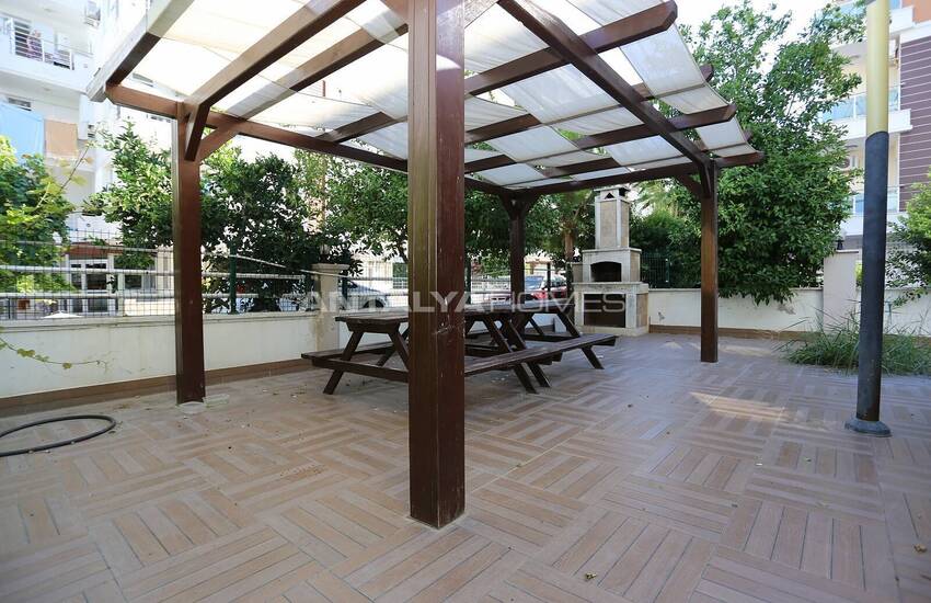 Antalya Konyaaltı'nda Denize Yakın Eşyalı Satılık Daire 4