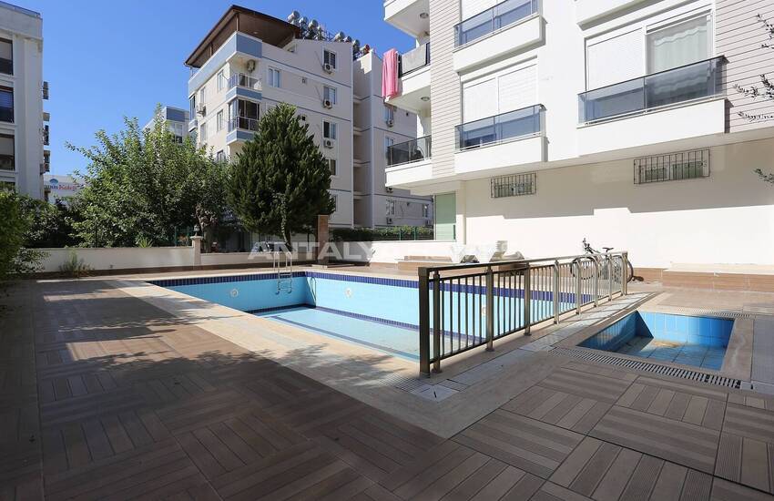 Antalya Konyaaltı'nda Denize Yakın Eşyalı Satılık Daire 5