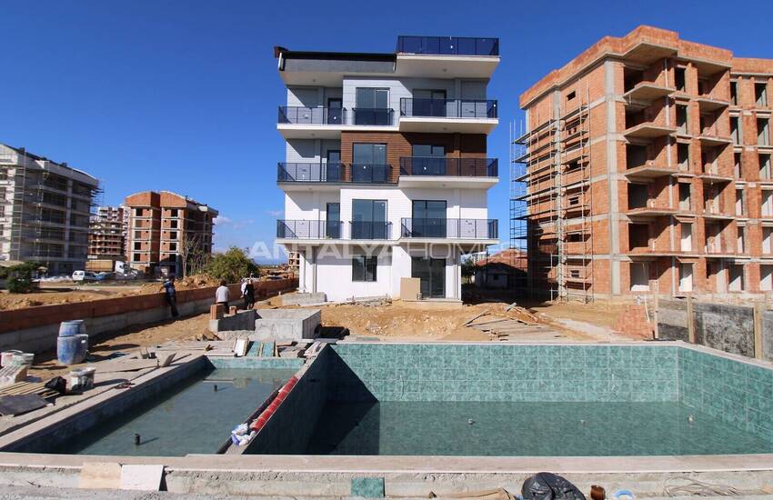 آپارتمان های بزرگ با بالکن های عریض در آلتینتاش، آنتالیا