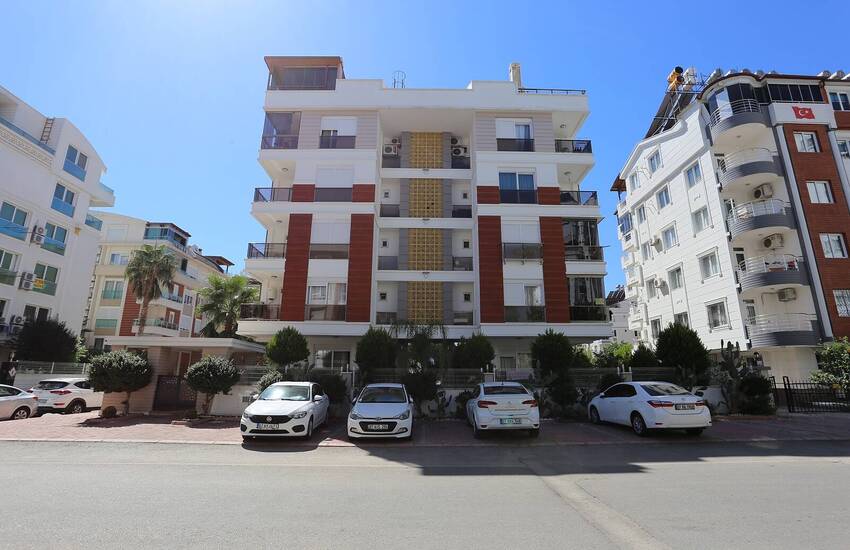 Välskött Lägenhet I Ett Komplex Med Pool I Liman Antalya